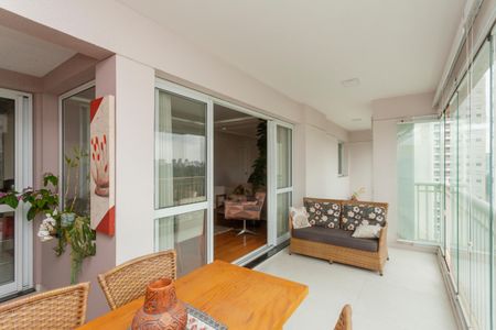 Apartamento à venda com 132m², 3 quartos e 2 vagasVaranda