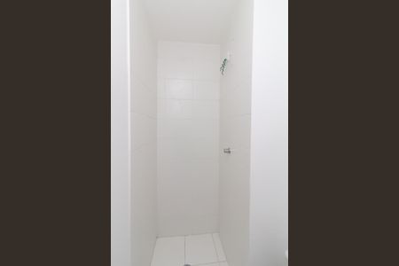 Apartamento para alugar com 2m², 2 quartos e sem vaga Apartamento para alugar com 2m², 2 quartos e sem vagaBanheiro