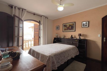 Casa à venda com 180m², 4 quartos e 2 vagasSuíte