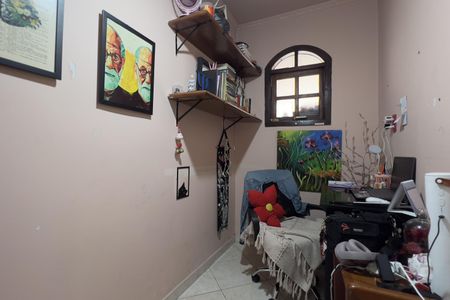Casa à venda com 180m², 4 quartos e 2 vagasEscritório