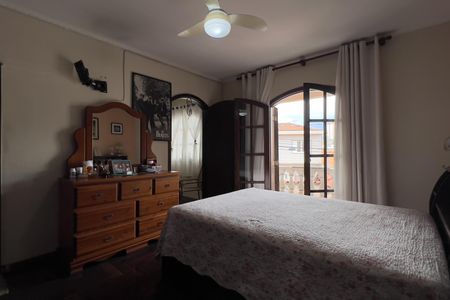 Casa à venda com 180m², 4 quartos e 2 vagasSuíte