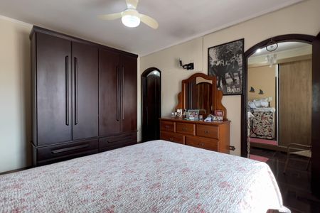 Casa à venda com 180m², 4 quartos e 2 vagasSuíte