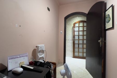 Casa à venda com 180m², 4 quartos e 2 vagasEscritório