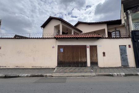 Casa à venda com 180m², 4 quartos e 2 vagasFachada