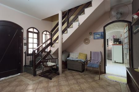 Sala de casa para alugar com 4 quartos, 180m² em Vila das Palmeiras, Guarulhos