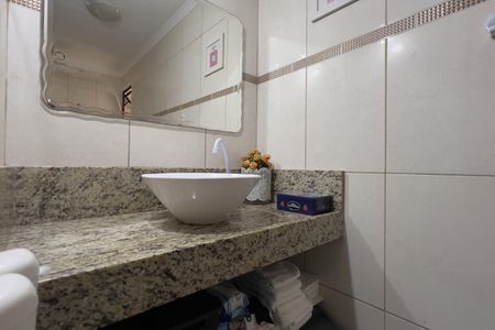 Apartamento à venda com 64m², 2 quartos e 1 vaga Apartamento à venda com 64m², 2 quartos e 1 vagaBanheiro