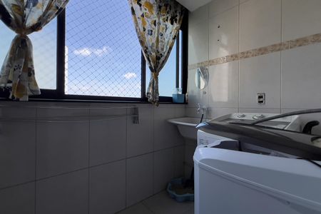 Apartamento à venda com 64m², 2 quartos e 1 vaga Apartamento à venda com 64m², 2 quartos e 1 vagaCozinha e Área de Serviço