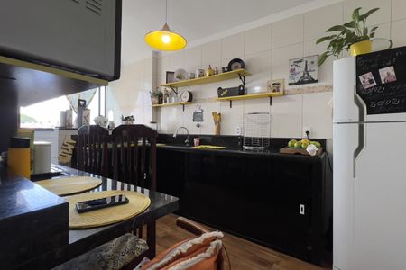 Apartamento à venda com 64m², 2 quartos e 1 vaga Apartamento à venda com 64m², 2 quartos e 1 vagaCozinha e Área de Serviço