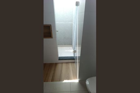 Casa à venda com 160m², 3 quartos e 2 vagasBanheiro