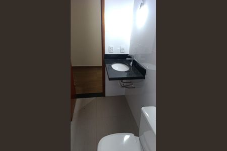 Casa à venda com 160m², 3 quartos e 2 vagasBanheiro