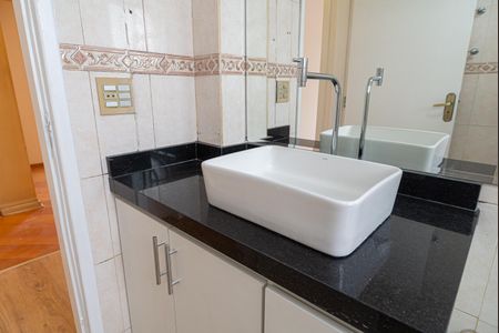 Apartamento para alugar com 80m², 2 quartos e 1 vaga Apartamento para alugar com 80m², 2 quartos e 1 vagaBanheiro