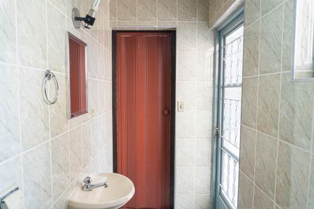 Casa à venda com 175m², 2 quartos e 1 vaga Casa à venda com 175m², 2 quartos e 1 vagaBanheiro da Suíte