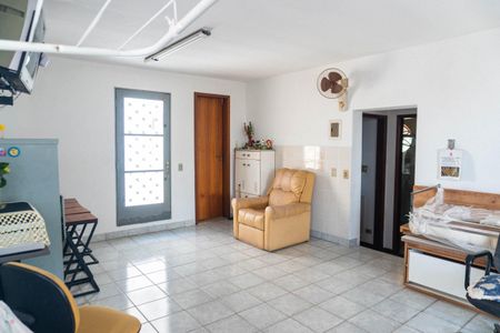 Casa à venda com 175m², 2 quartos e 1 vaga Casa à venda com 175m², 2 quartos e 1 vagaSotão