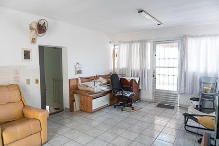 Casa à venda com 175m², 2 quartos e 1 vaga Casa à venda com 175m², 2 quartos e 1 vagaSotão