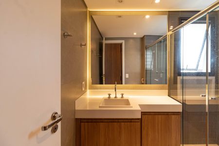 Apartamento à venda com 130m², 3 quartos e 3 vagasBanheiro da Suíte 3