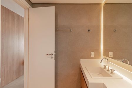 Apartamento à venda com 130m², 3 quartos e 3 vagasBanheiro da Suíte 3