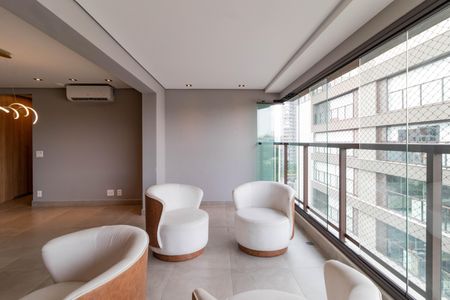 Apartamento à venda com 130m², 3 quartos e 3 vagasVaranda