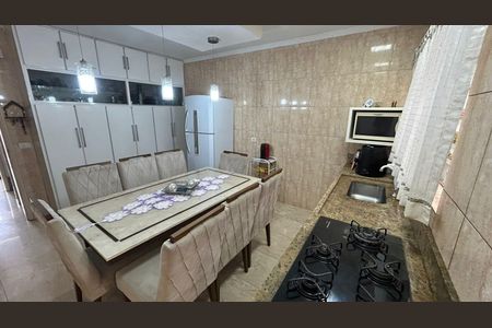 Casa à venda com 3 quartos, 160m² em Vila Metalúrgica, Santo André