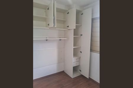 Quarto de apartamento para alugar com 3 quartos, 57m² em Jd S Teresinha, São Paulo