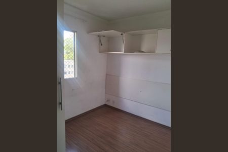 Quarto de apartamento para alugar com 3 quartos, 57m² em Jd S Teresinha, São Paulo