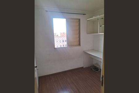Quarto de apartamento para alugar com 3 quartos, 57m² em Jd S Teresinha, São Paulo