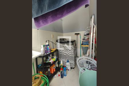 Casa à venda com 90m², 2 quartos e 1 vagaÁrea de serviço