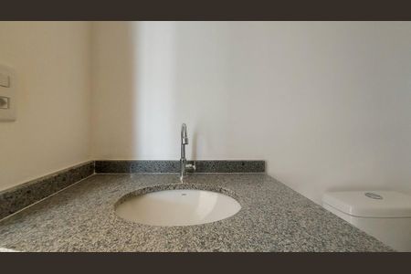 Apartamento à venda com 38m², 2 quartos e sem vaga Apartamento à venda com 38m², 2 quartos e sem vagaBanheiro