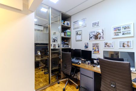 Apartamento à venda com 208m², 3 quartos e 2 vagasEscritório