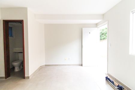 Casa de condomínio à venda com 51m², 2 quartos e 1 vagaSala