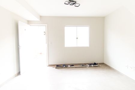 Casa de condomínio à venda com 51m², 2 quartos e 1 vagaSala