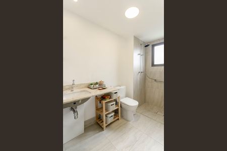 Apartamento à venda com 112m², 2 quartos e 2 vagas Apartamento à venda com 112m², 2 quartos e 2 vagasBanheiro da Suíte 2