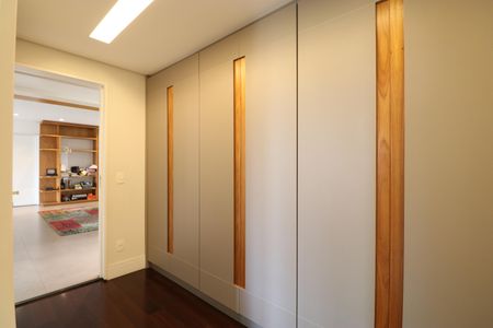 Apartamento à venda com 187m², 3 quartos e 4 vagasCloset