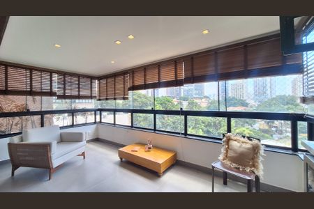 Apartamento à venda com 187m², 3 quartos e 4 vagasVaranda