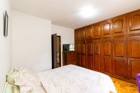 Casa à venda com 190m², 5 quartos e 5 vagas Casa à venda com 190m², 5 quartos e 5 vagasSuíte