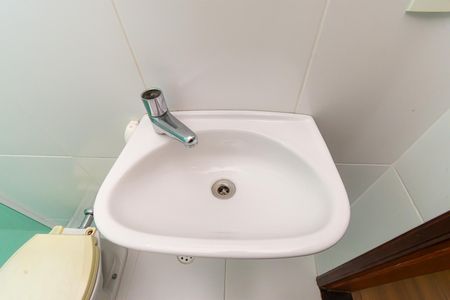 Casa à venda com 190m², 5 quartos e 5 vagas Casa à venda com 190m², 5 quartos e 5 vagasEdícula - Banheiro