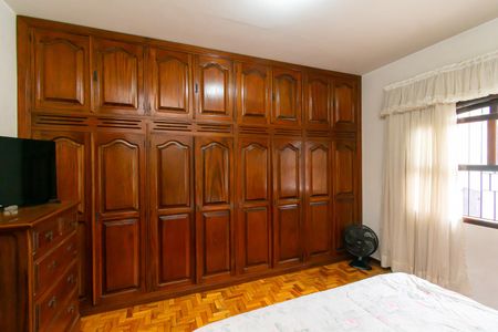 Casa à venda com 190m², 5 quartos e 5 vagas Casa à venda com 190m², 5 quartos e 5 vagasSuíte