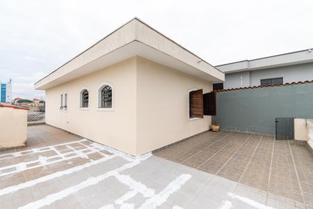 Casa à venda com 190m², 5 quartos e 5 vagas Casa à venda com 190m², 5 quartos e 5 vagasVaranda