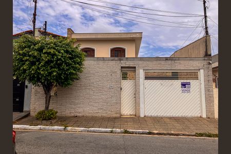 Casa à venda com 190m², 5 quartos e 5 vagas Casa à venda com 190m², 5 quartos e 5 vagasFachada