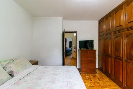 Casa à venda com 190m², 5 quartos e 5 vagas Casa à venda com 190m², 5 quartos e 5 vagasSuíte