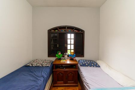 Casa à venda com 190m², 5 quartos e 5 vagas Casa à venda com 190m², 5 quartos e 5 vagasQuarto 2