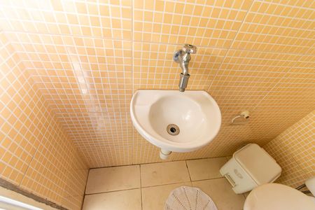 Casa à venda com 190m², 5 quartos e 5 vagas Casa à venda com 190m², 5 quartos e 5 vagasLavabo - Serviço