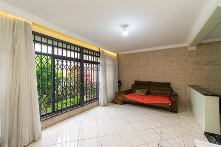 Casa à venda com 190m², 5 quartos e 5 vagas Casa à venda com 190m², 5 quartos e 5 vagasSala