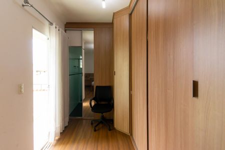 Casa à venda com 190m², 5 quartos e 5 vagas Casa à venda com 190m², 5 quartos e 5 vagasEdícula - Suíte