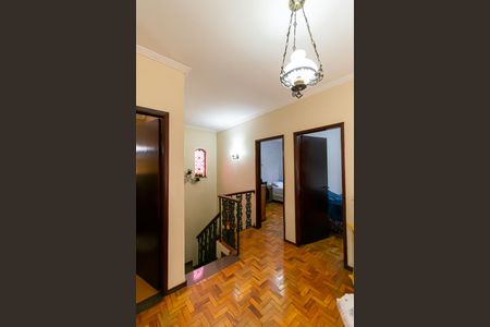 Casa à venda com 190m², 5 quartos e 5 vagas Casa à venda com 190m², 5 quartos e 5 vagasHall