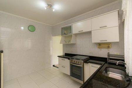 Casa à venda com 190m², 5 quartos e 5 vagas Casa à venda com 190m², 5 quartos e 5 vagasEdícula - Cozinha