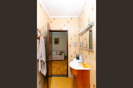 Casa à venda com 190m², 5 quartos e 5 vagas Casa à venda com 190m², 5 quartos e 5 vagasBanheiro 2