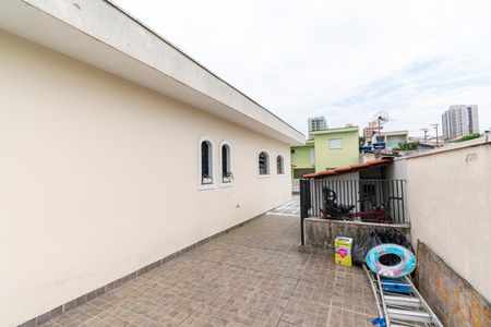 Casa à venda com 190m², 5 quartos e 5 vagas Casa à venda com 190m², 5 quartos e 5 vagasVaranda