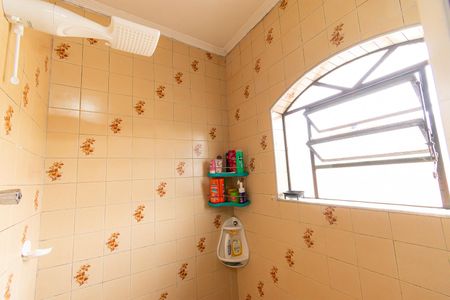 Casa à venda com 190m², 5 quartos e 5 vagas Casa à venda com 190m², 5 quartos e 5 vagasBanheiro 2