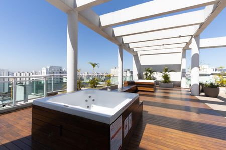 Apartamento para alugar com 33m², 1 quarto e 1 vaga Apartamento para alugar com 33m², 1 quarto e 1 vagaRooftop