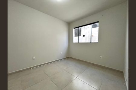 Quarto de apartamento para alugar com 2 quartos, 60m² em São João do Rio Vermelho, Florianópolis